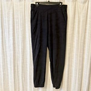 Athleta Brooklyn Jogger Black Camo 10